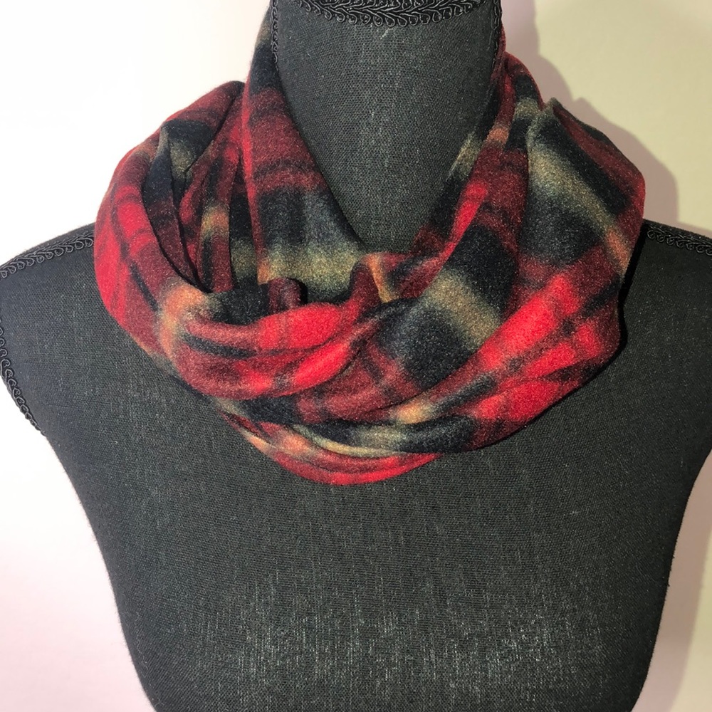 NWOT Women’s Scarf